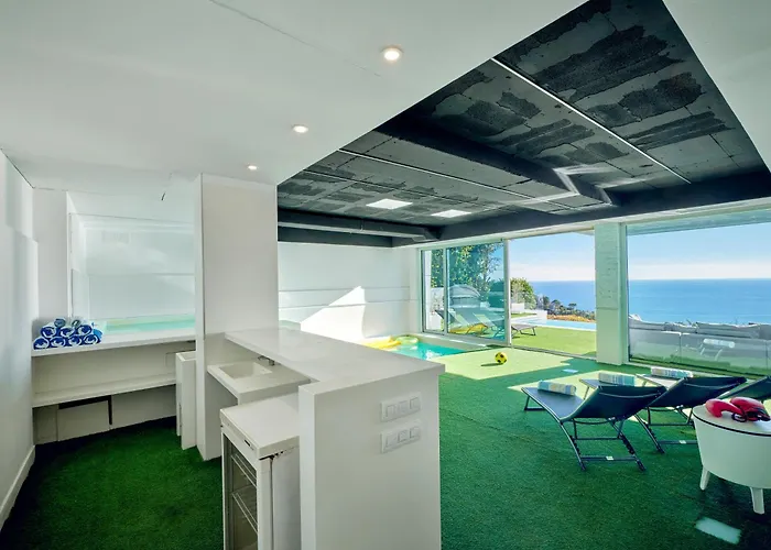 Villa In With Pool, Jacuzzi, Bbq, View, Ac, 12pax *