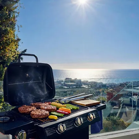 In With Pool, Jacuzzi, Bbq, View, Ac, 12pax ヴィラ シッチェス