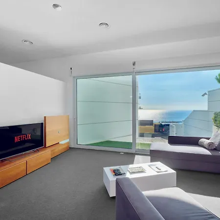 Vil·la In With Pool, Jacuzzi, Bbq, View, Ac, 12pax