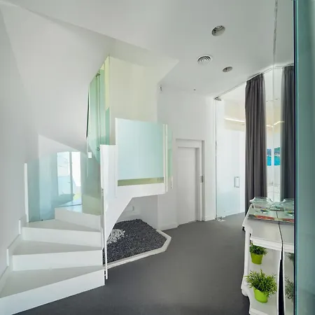 Vil·la In With Pool, Jacuzzi, Bbq, View, Ac, 12pax