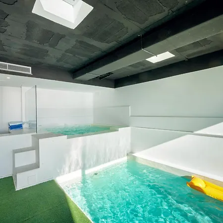 In With Pool, Jacuzzi, Bbq, View, Ac, 12pax シッチェス