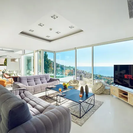 빌라 In With Pool, Jacuzzi, Bbq, View, Ac, 12pax *