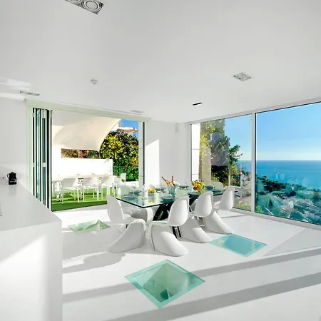 In With Pool, Jacuzzi, Bbq, View, Ac, 12pax Villa *