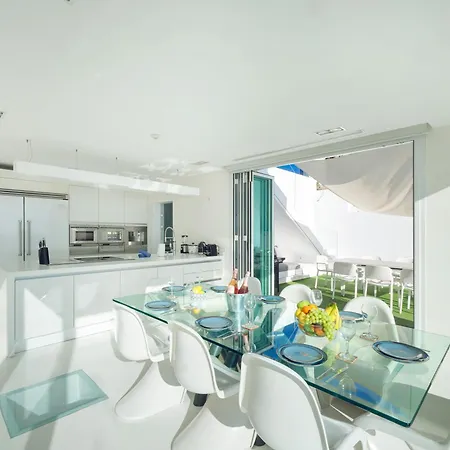 In With Pool, Jacuzzi, Bbq, View, Ac, 12pax Villa *