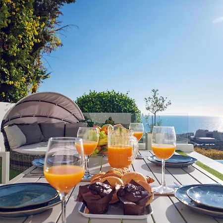 빌라 In With Pool, Jacuzzi, Bbq, View, Ac, 12pax
