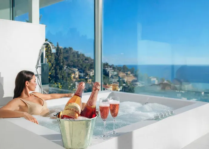 In With Pool, Jacuzzi, Bbq, View, Ac, 12pax Villa Sitges