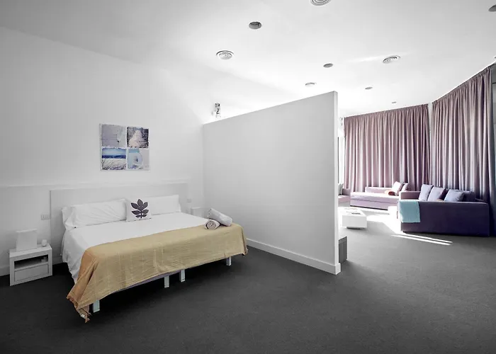 In With Pool, Jacuzzi, Bbq, View, Ac, 12pax Sitges