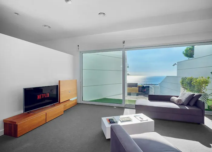 Villa In With Pool, Jacuzzi, Bbq, View, Ac, 12pax