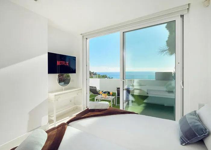 In With Pool, Jacuzzi, Bbq, View, Ac, 12pax * Sitges