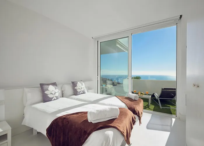 In With Pool, Jacuzzi, Bbq, View, Ac, 12pax Sitges