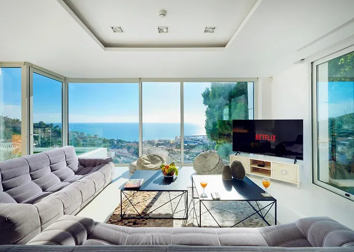 Villa In With Pool, Jacuzzi, Bbq, View, Ac, 12pax