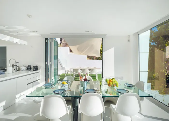 In With Pool, Jacuzzi, Bbq, View, Ac, 12pax