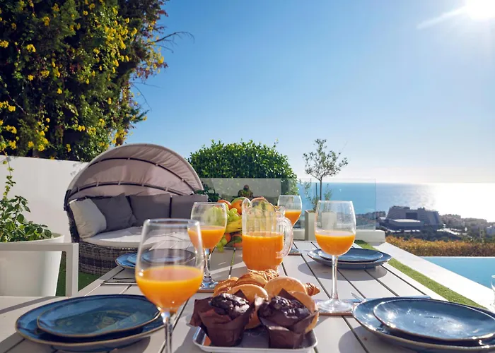 Vila In With Pool, Jacuzzi, Bbq, View, Ac, 12pax