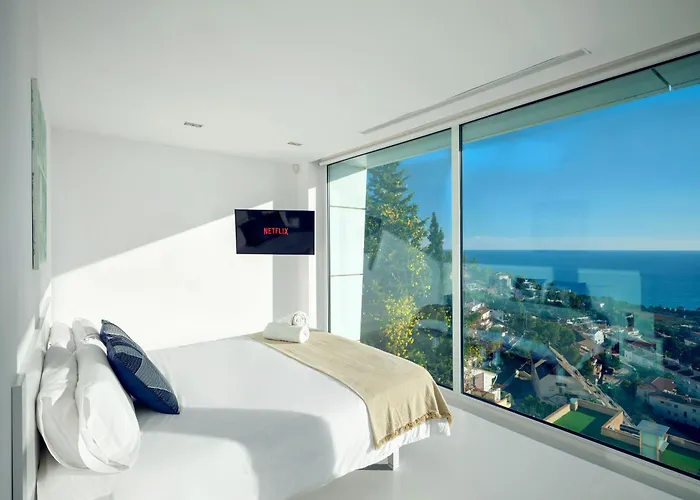 Vila In With Pool, Jacuzzi, Bbq, View, Ac, 12pax