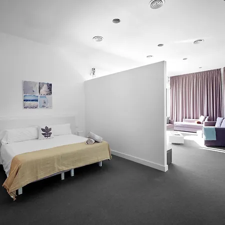 In With Pool, Jacuzzi, Bbq, View, Ac, 12pax 锡切斯