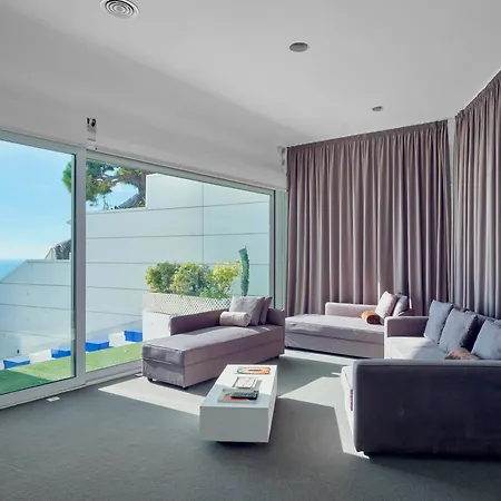 In With Pool, Jacuzzi, Bbq, View, Ac, 12pax *