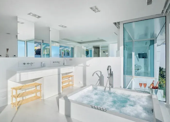 In With Pool, Jacuzzi, Bbq, View, Ac, 12pax 锡切斯